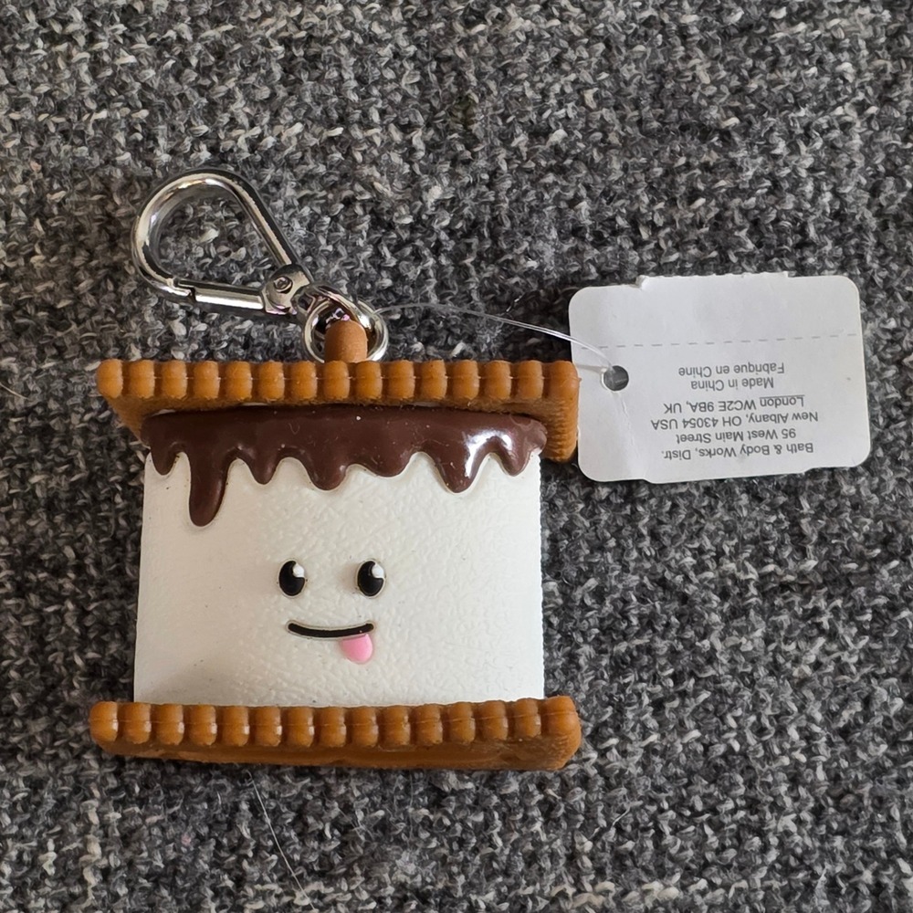 Bath & Body Works Smores Marshmallow Pocketbac Sanitizer Holder Keychain NWT